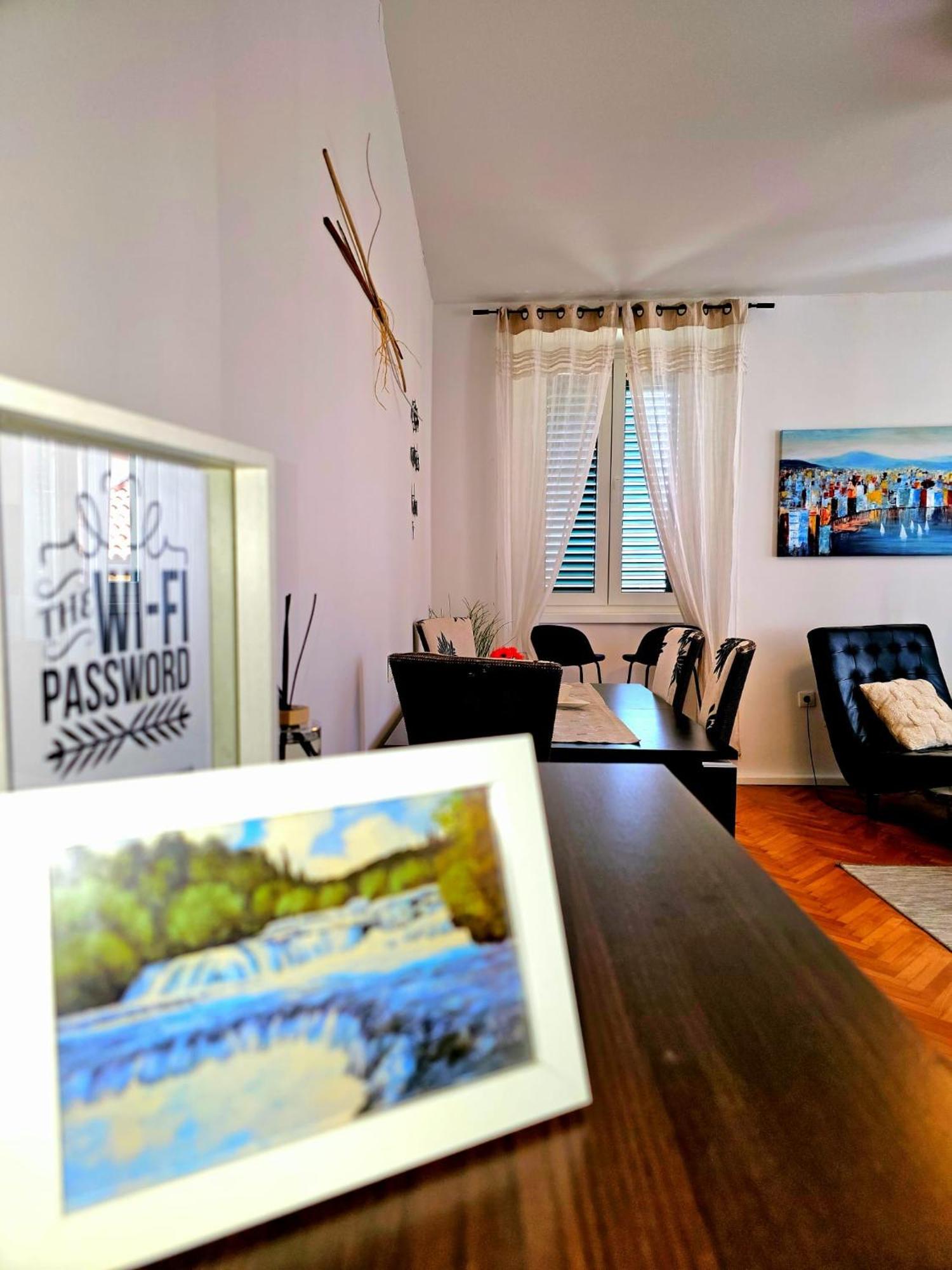 Apartman Square View Шибеник Экстерьер фото